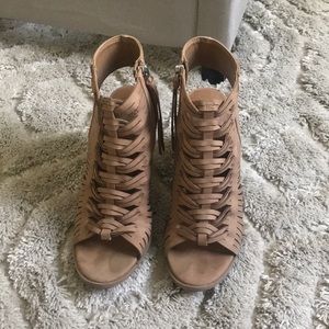 Open toe heeled booties